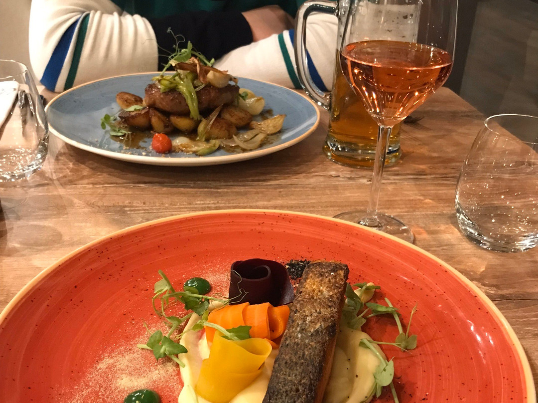 蒂利亚纳酒店主图