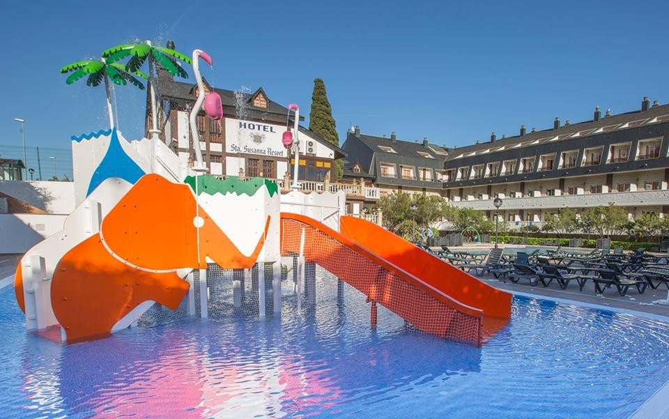Santa Susana Resort