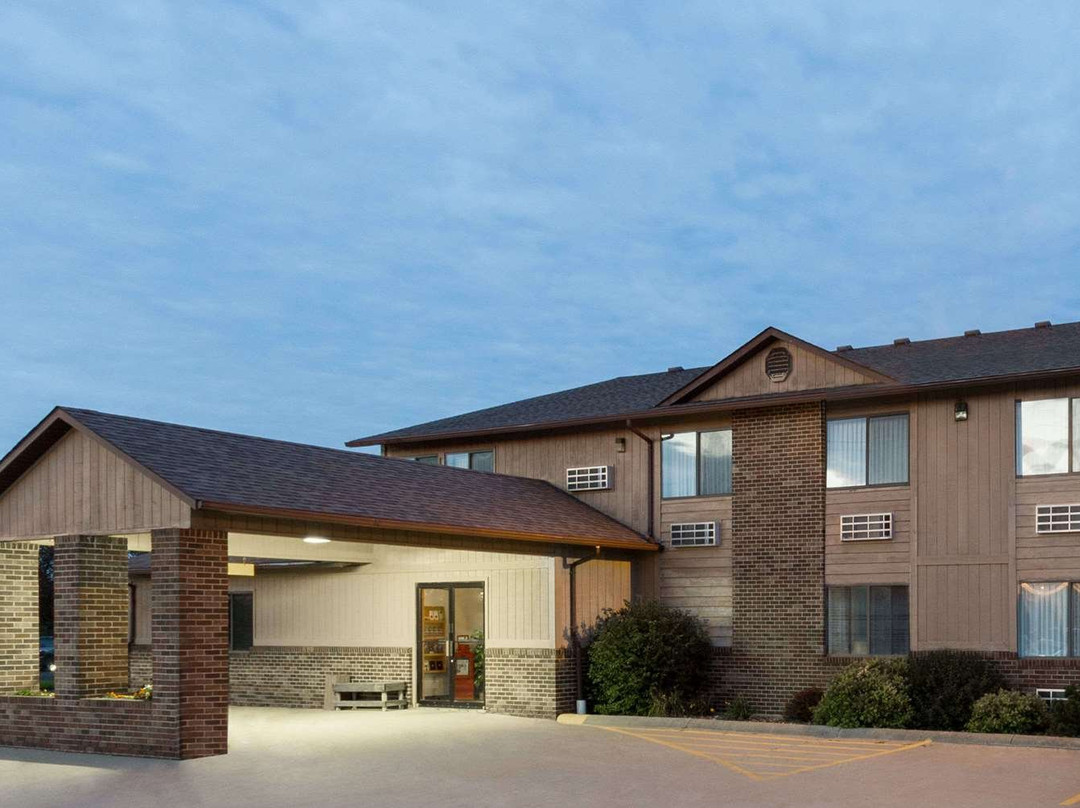 Budget Inn and Suites主图