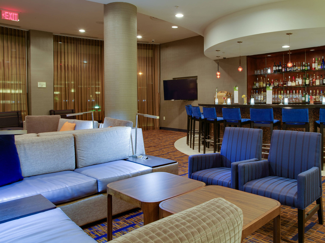 Courtyard by Marriott Republic Airport Long Island/Farmingdale主图