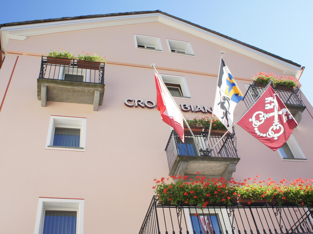 Le Prese酒店住宿-Albergo Croce Bianca