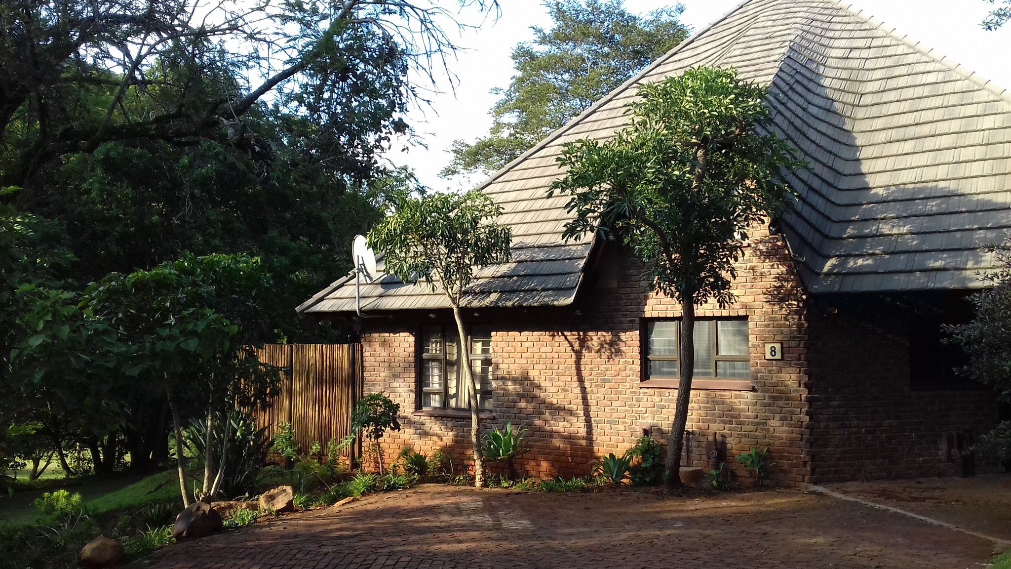 Falcon Glen Hot Springs Resort-官方