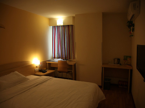 希致酒店(广州白云站店)主图