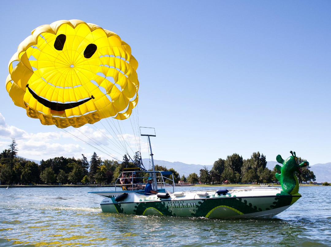 Ogopogo Parasail-基洛纳必去景点