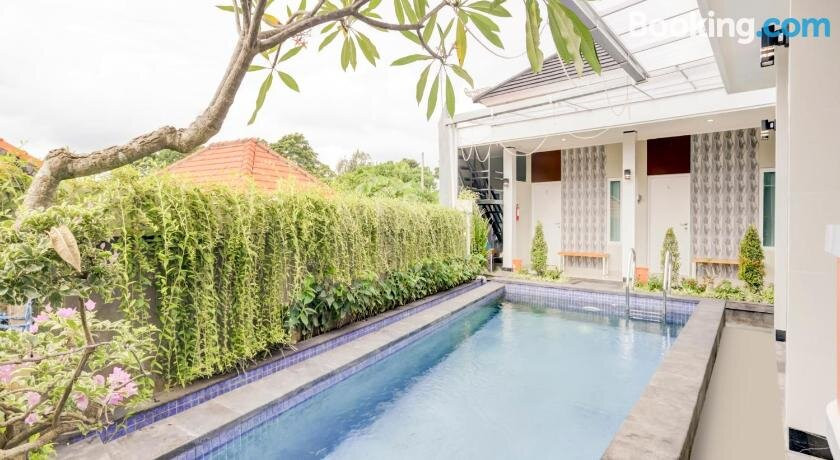 OYO 90057 Riverside Bali Villas