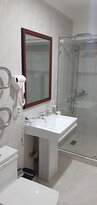 Shymkent Grand Hotel-浴室