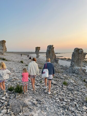 Langhammars Sea Stack Field景点图片