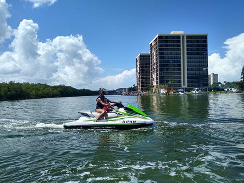 Adventure Water Sports, Inc.-迈尔斯堡海滩必去景点