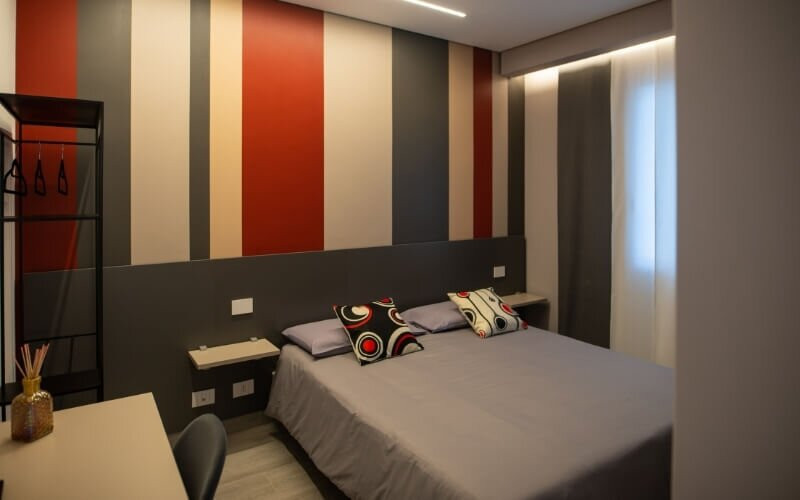 Grey House Latina