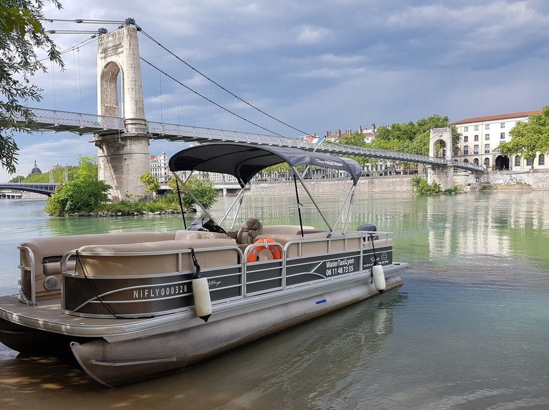 WaterTaxiLyon-里昂必去景点