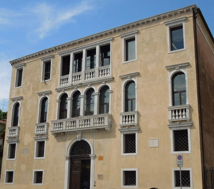 Biblioteca Civica Nicolo Bettoni景点图片