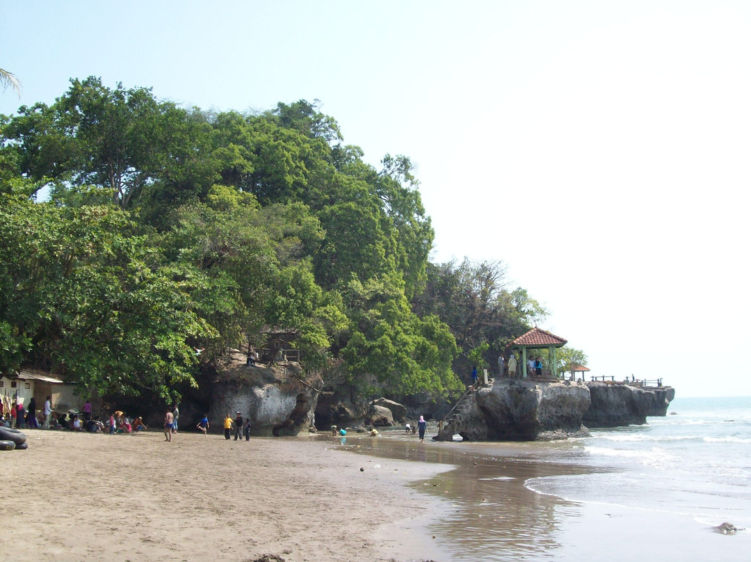 Karang Bolong Beach景点图片