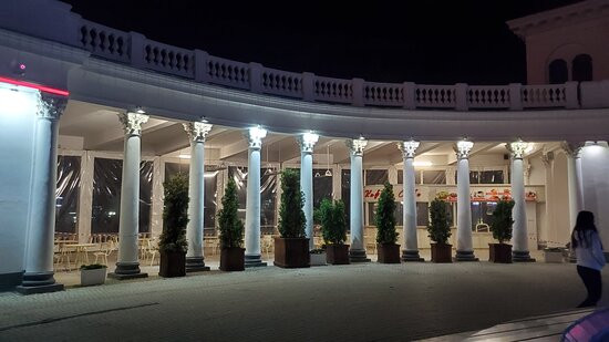 Colonnade景点图片