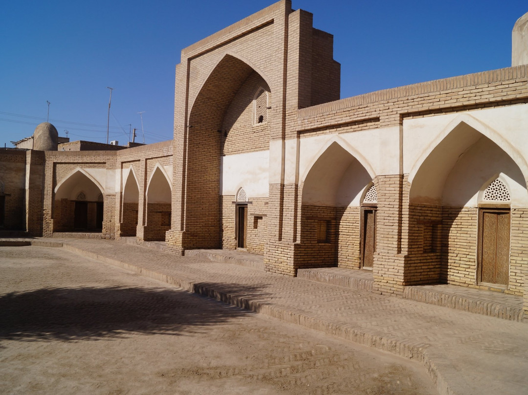 Shirgazi Khan Madrasah景点图片