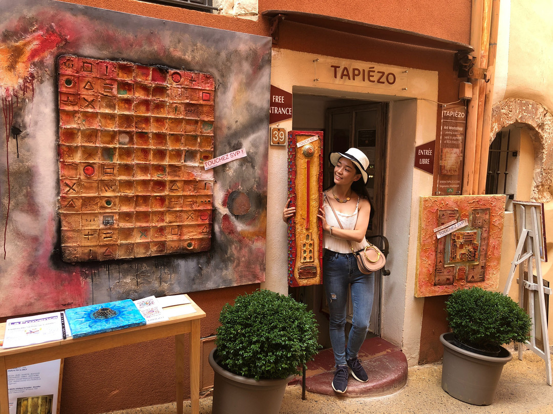 Art Gallery Contemporary Tapiézo-Roussillon必去景点