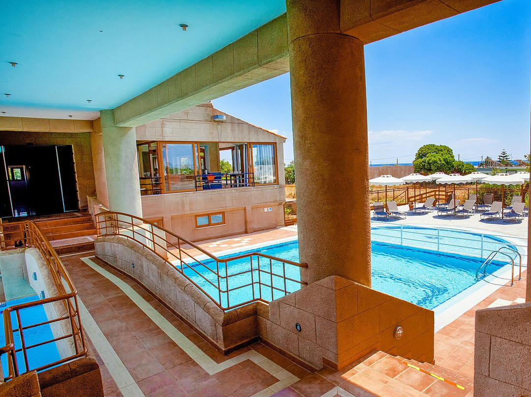 Ledras Beach Hotel主图