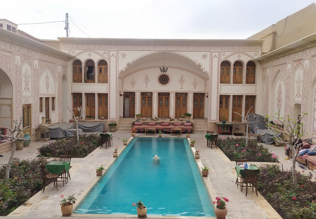 Mahinestan Raheb Hotel主图