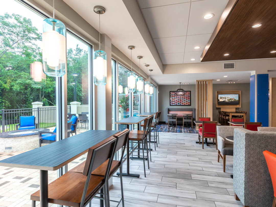 Holiday Inn Express & Suites Greenville S - Piedmont By IHG主图