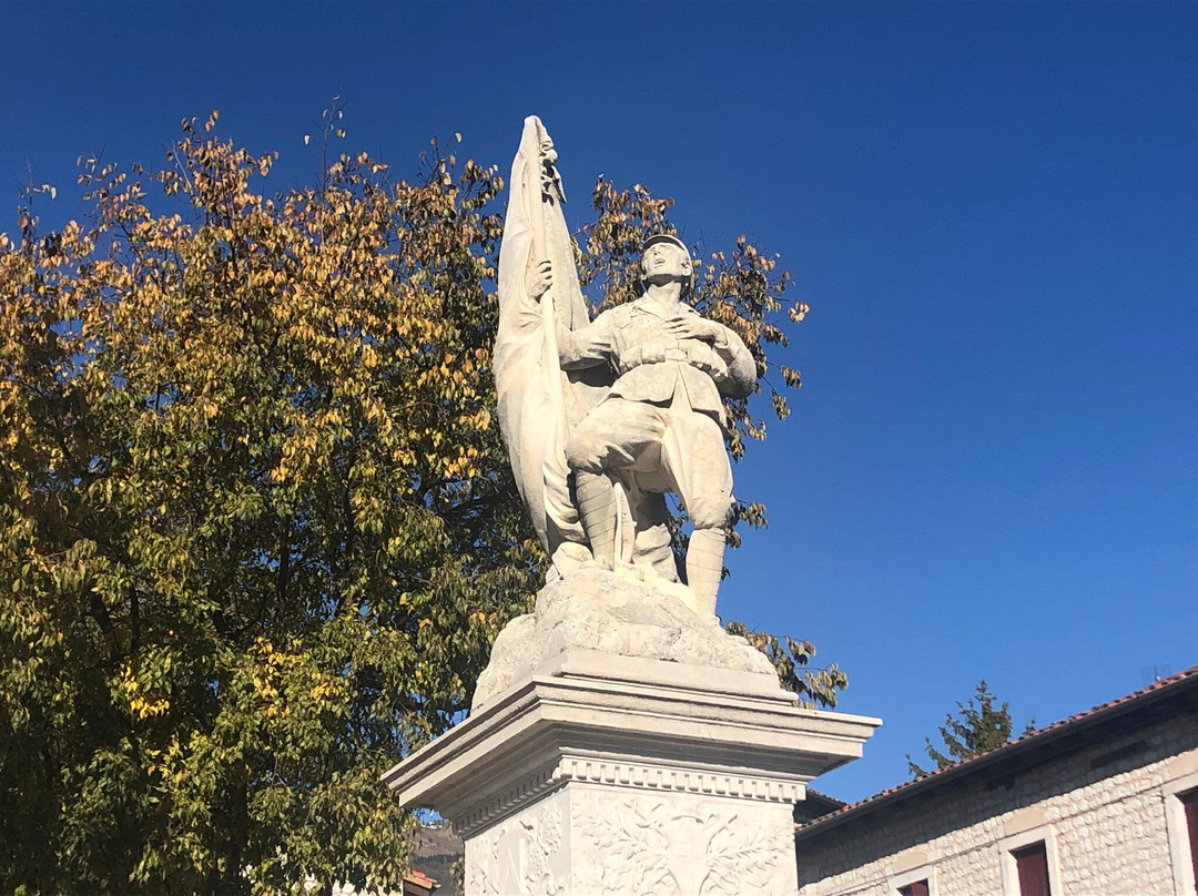 Monumento Ai Caduti In Guerra景点图片