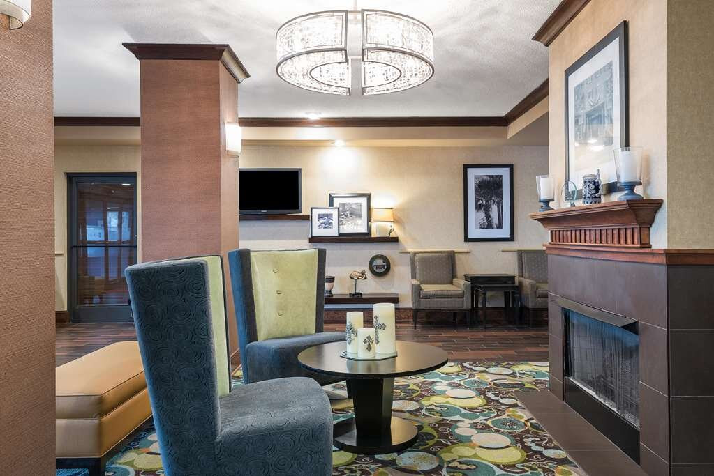 Hampton Inn & Suites Florence Center主图