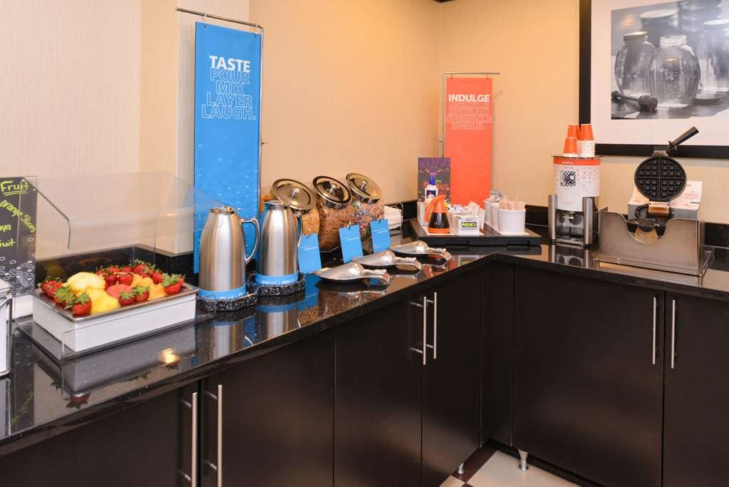 北托莱多希尔顿恒庭旅馆&套房酒店主图