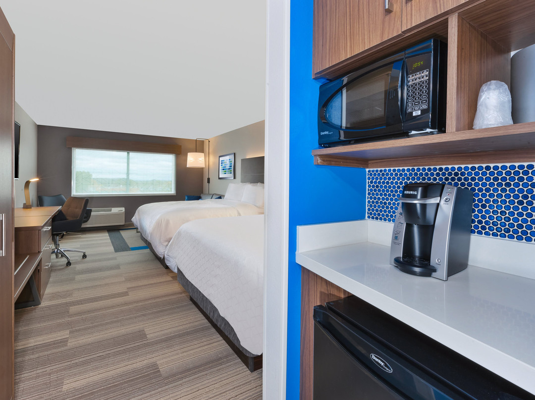 Holiday Inn Express & Suites Eau Claire West I-94 by IHG主图