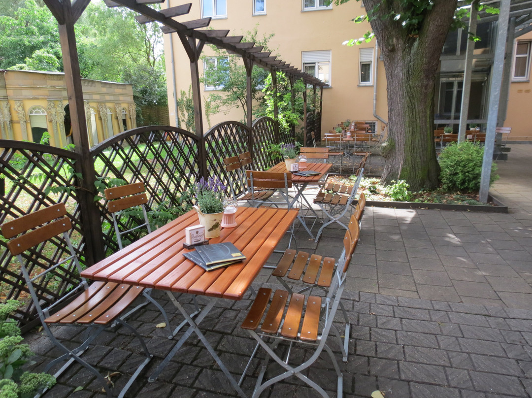 莉莉玛莲电影酒店主图