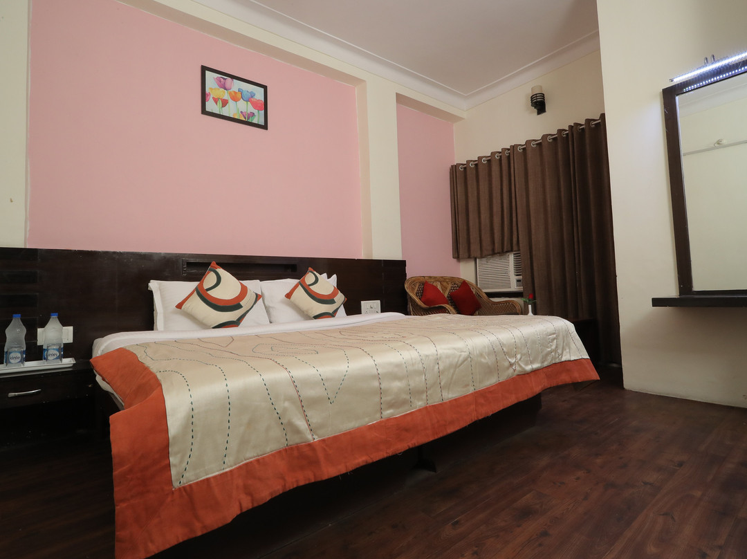 Hotel Vivek Continental主图