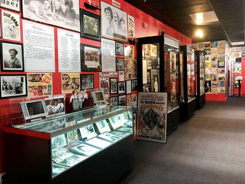 Holiday旅游景点-National Comedy Hall of Fame Museum