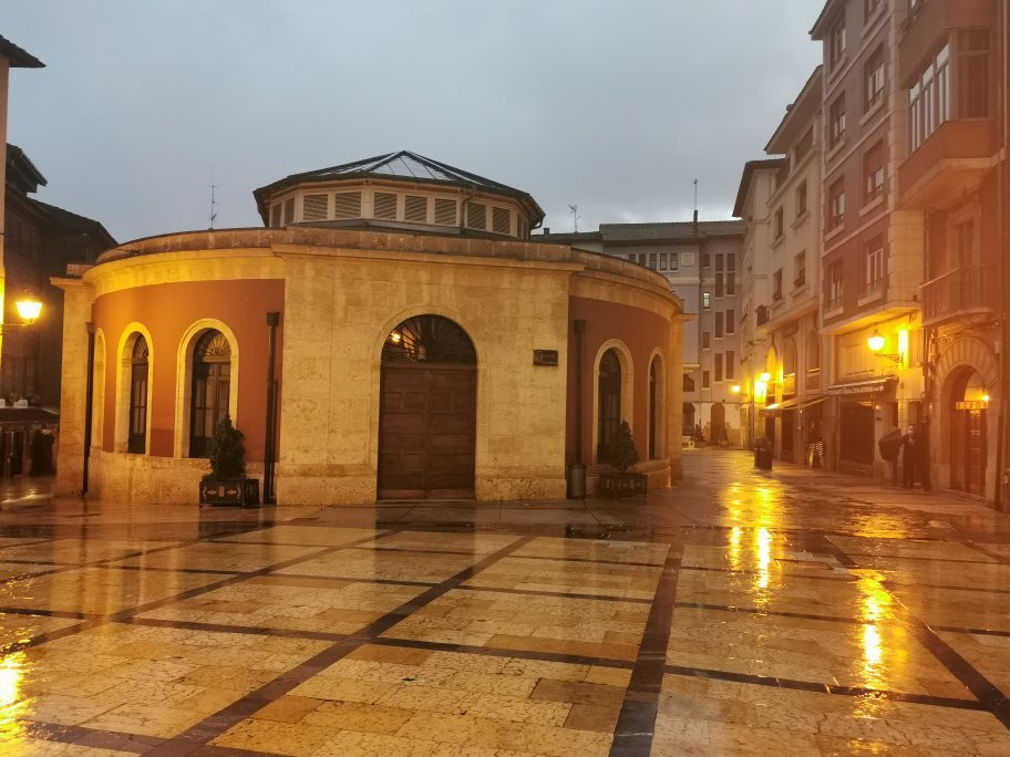 Plaza Trascorrales-奥维耶多必去景点