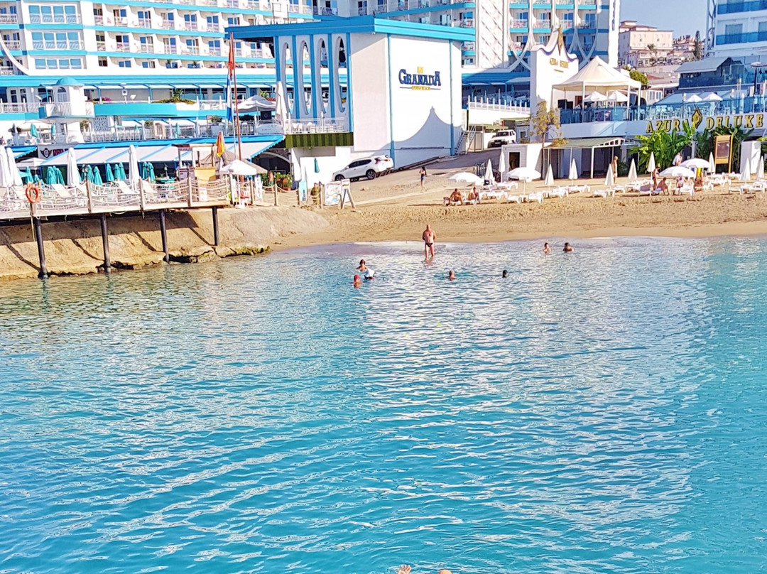 Azura Deluxe Resort & Spa主图