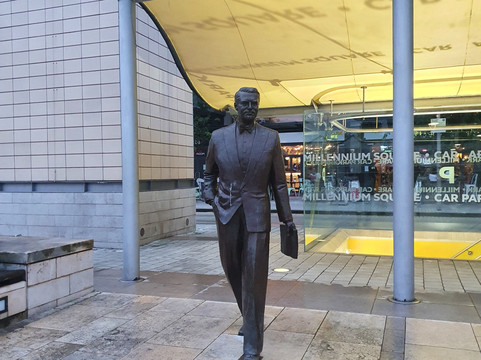 Cary Grant Statue