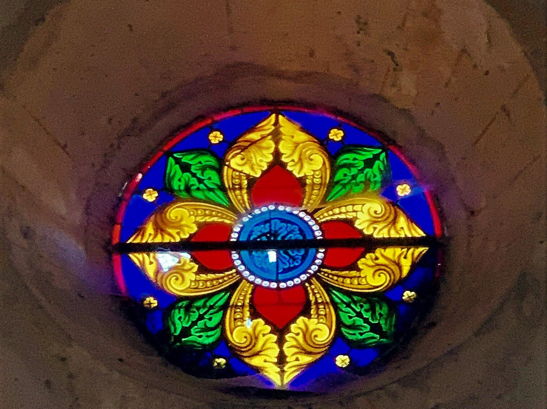 Église paroissiale de l’Exaltation de-la-Sainte-Croix景点图片