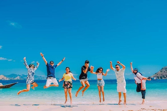 Akhiera Tours-科莫多必去景点