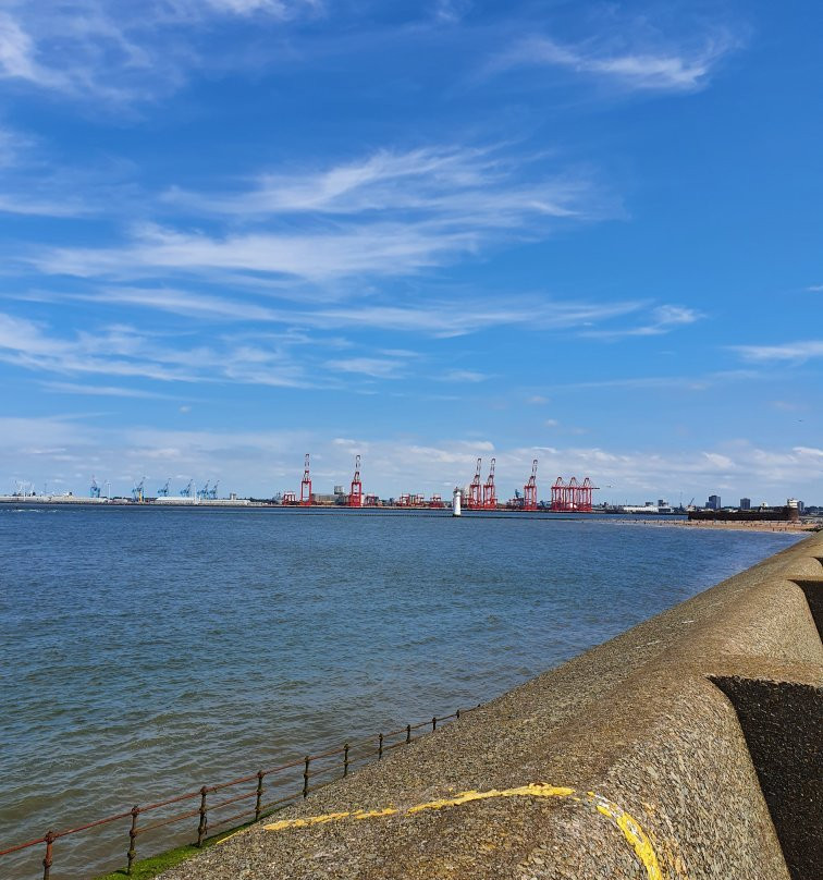 New Brighton Lighthouse-Wallasey必去景点