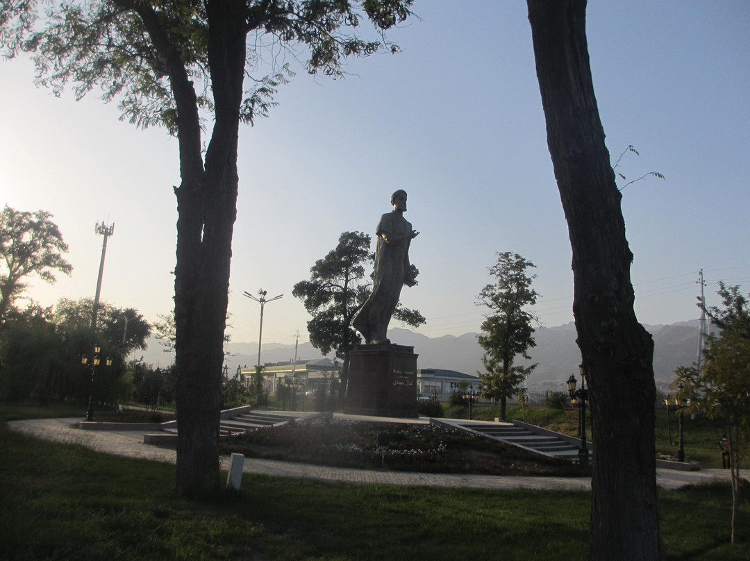 Kamal Khujandi Statue-苦盏必去景点