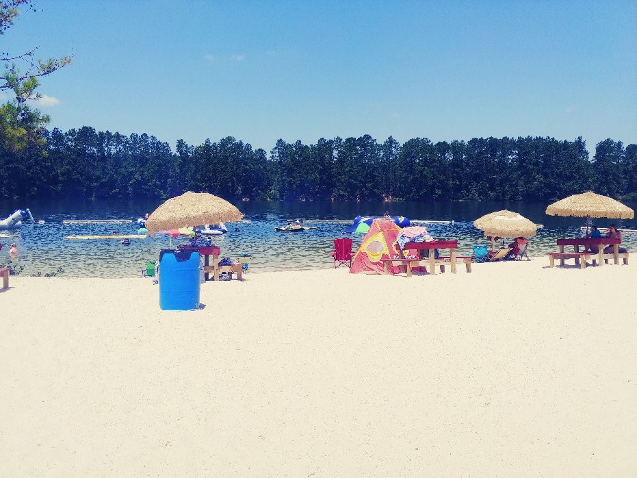 White Sands Lake Day Beach-Franklinton必去景点