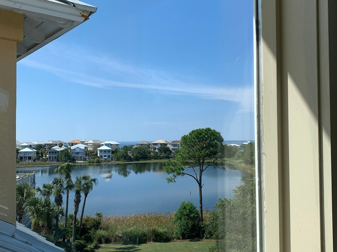 Carillon Beach景点图片