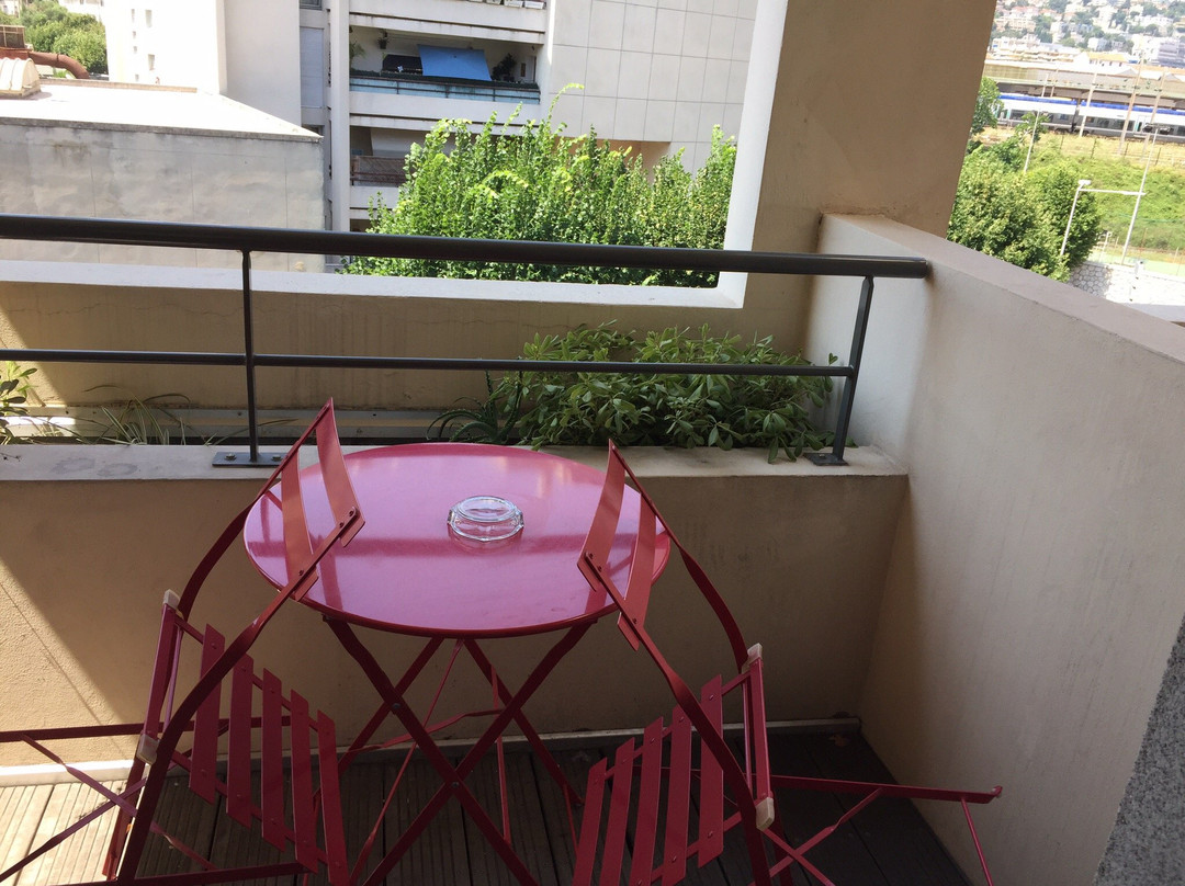 艾萨帝都酒店主图