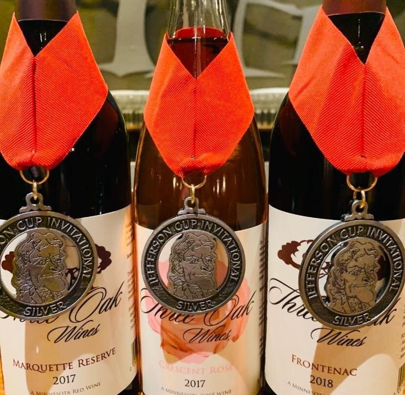 Three Oak Vineyards and Winery景点图片