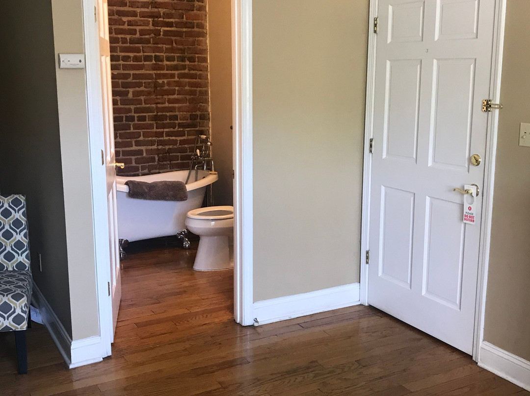 Iron Horse Station主图