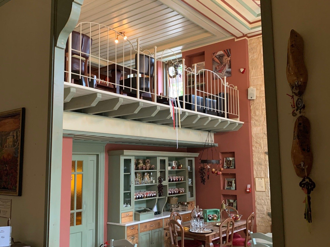 Pirrion Wellness Boutique Hotel主图