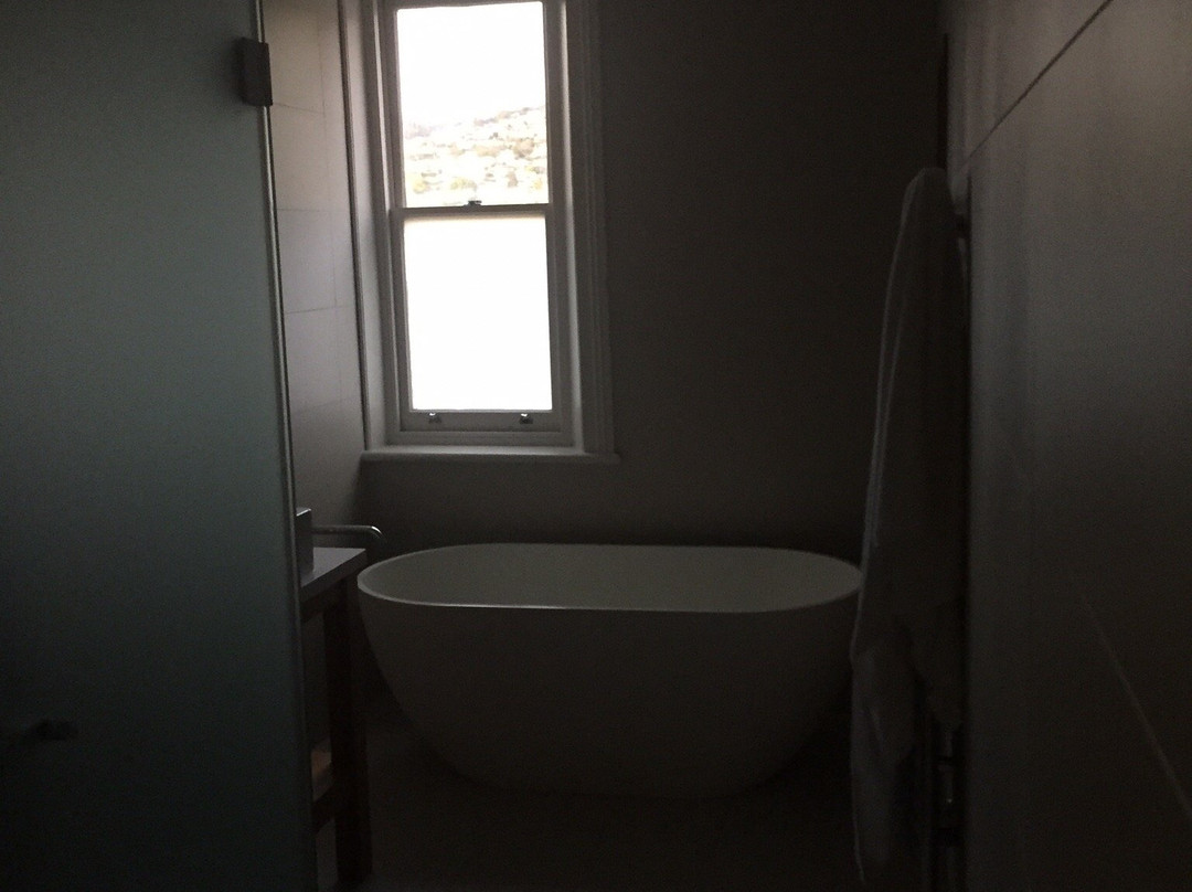 Old Bishop's Quarters主图