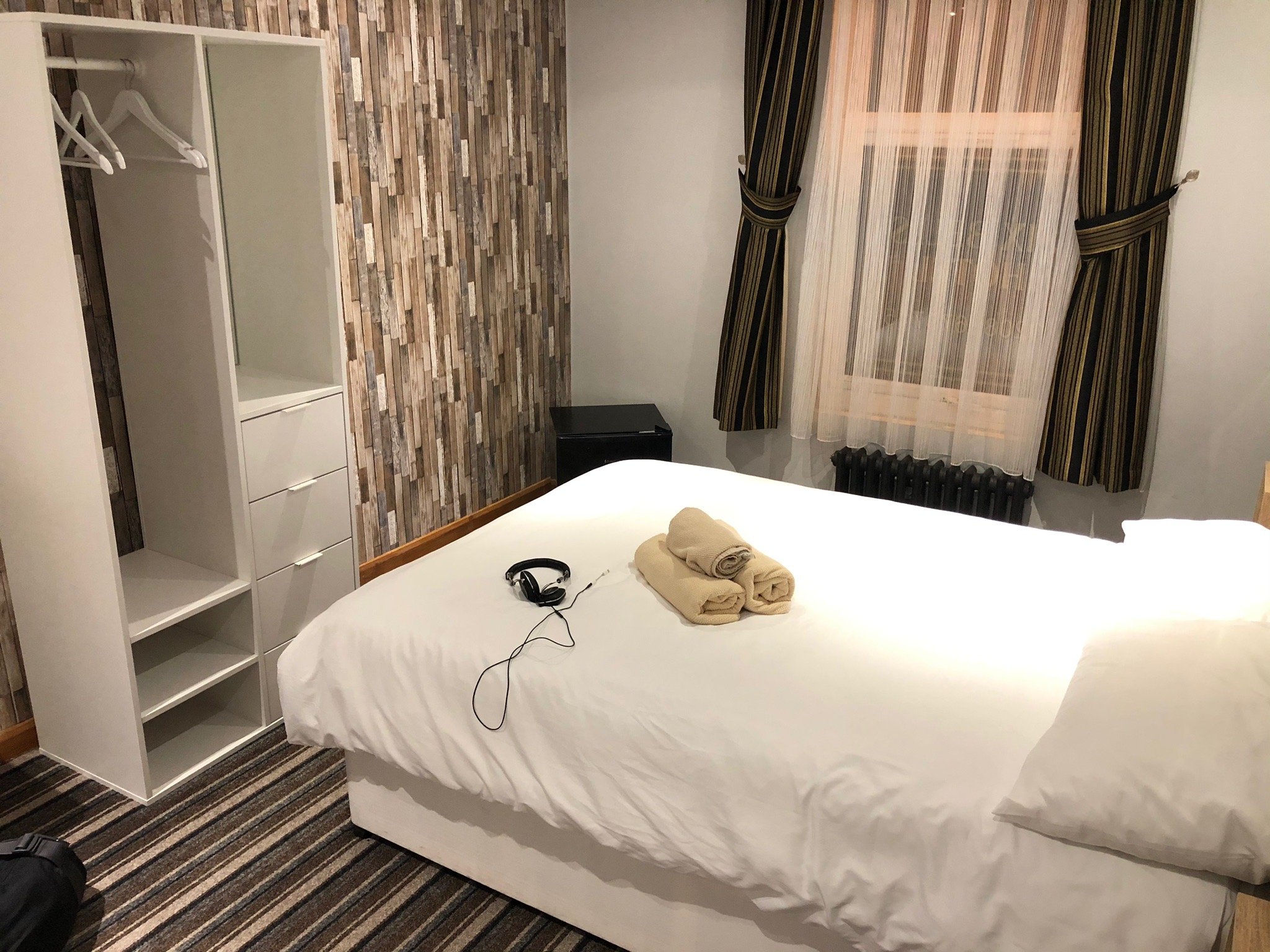 Six Bells Hotels-官方