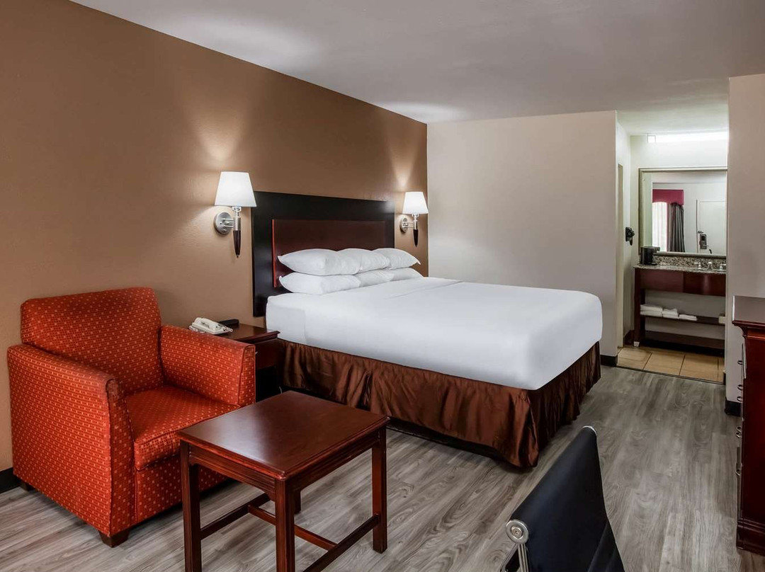 Days Inn & Suites by Wyndham Tyler主图