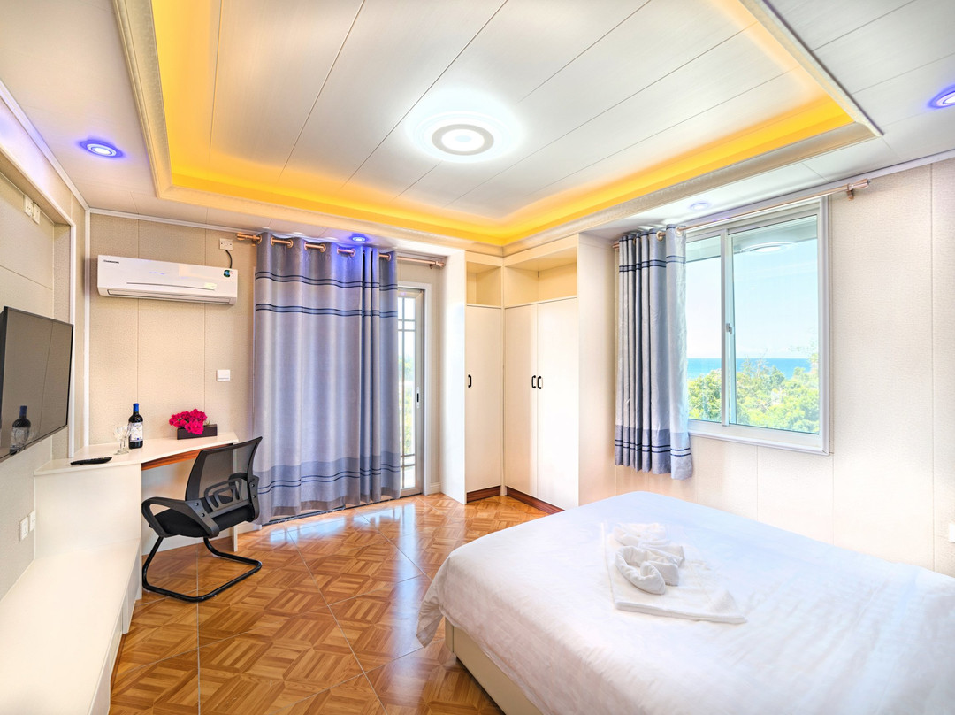 Riverside Hotel主图