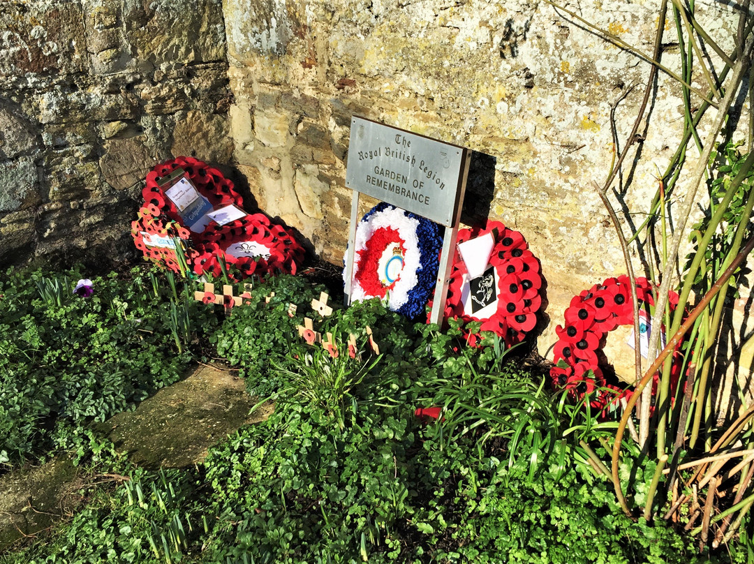 Staplehurst War Memorial景点图片