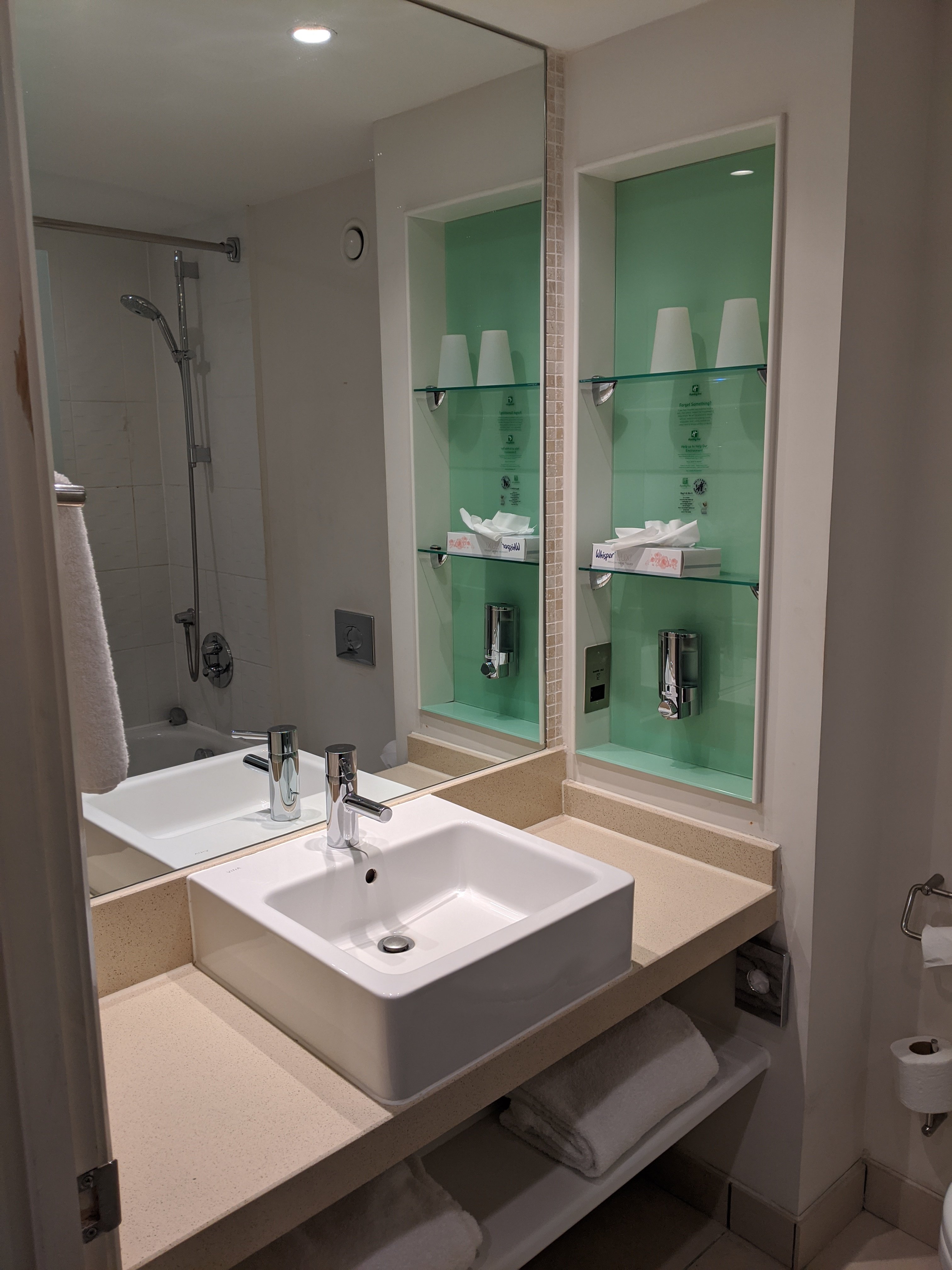 Holiday Inn Stevenage, an IHG Hotel-浴室
