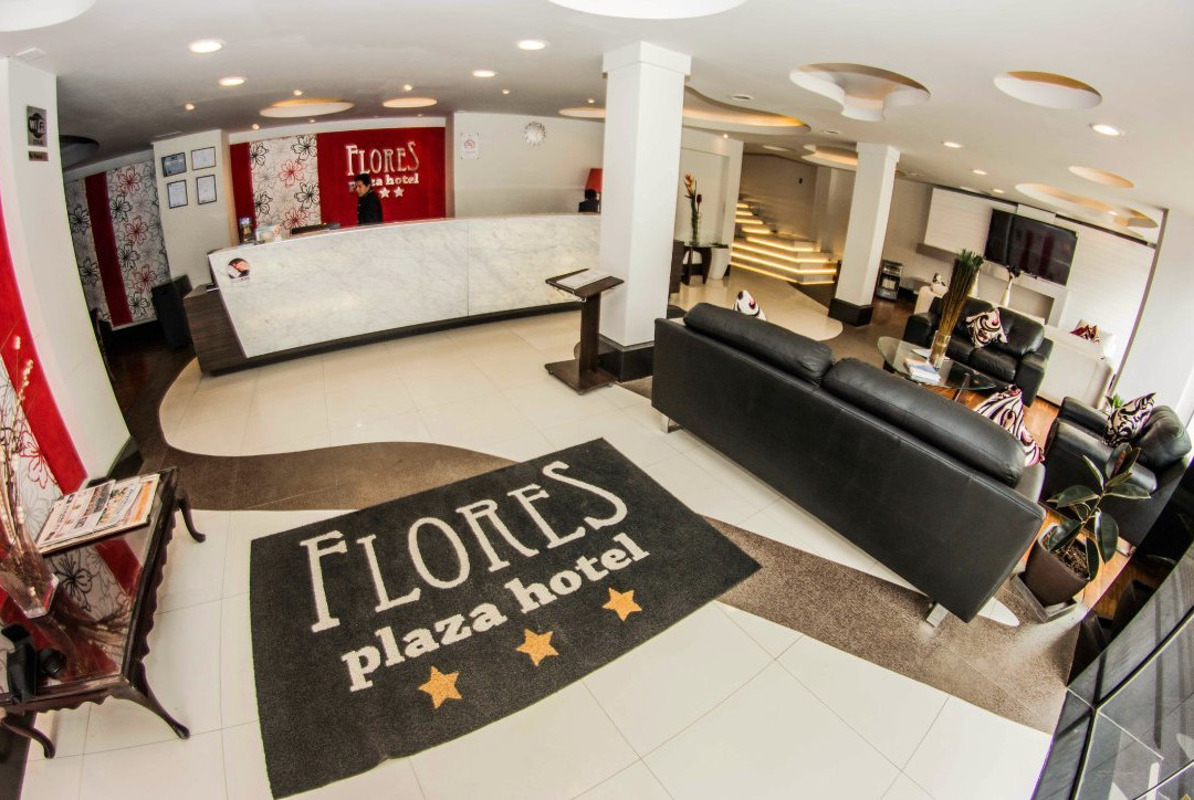 Flores Plaza Hotel主图