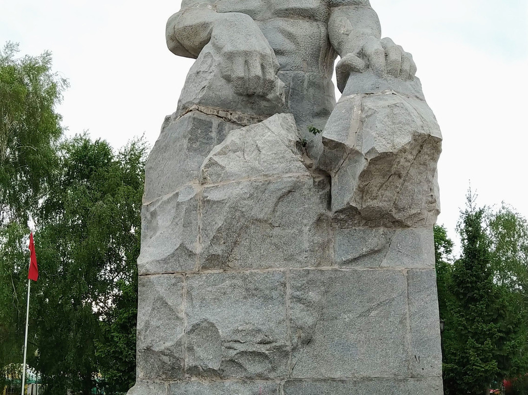 Monument to the Discoverers of Bashkir Oil景点图片
